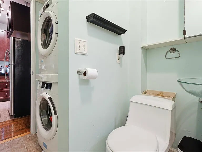 142-146 Everett St #2 — Photo 9