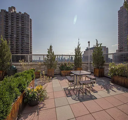 Rented by Caliber Associates | media 21