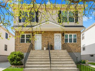 15 Lava St, Staten Island, NY 10305