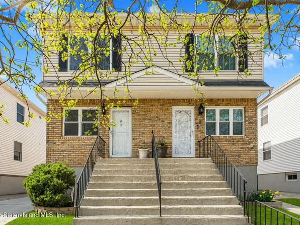 15 Lava St, Staten Island, NY 10305