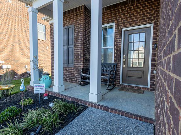 4th image of 313 Black Thorn Ln