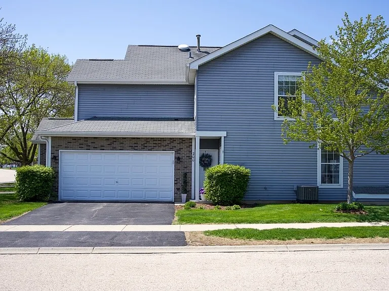 200 Grandview Ct — Photo 2