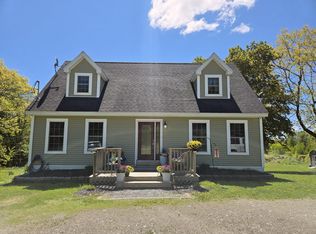 14 Twining Rd, Winterport, ME 04496