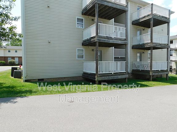 3rd image of 210 Cardinal Way