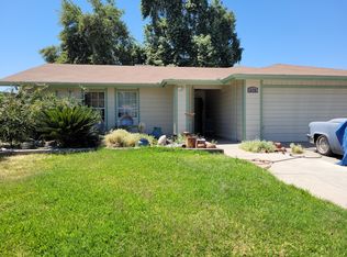 574 S Manor Ave, Hanford, CA 93230