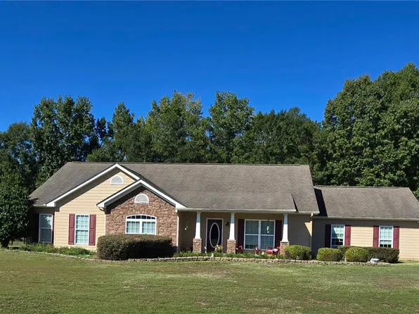 12 Diamond Rd, Opelika, AL 36804