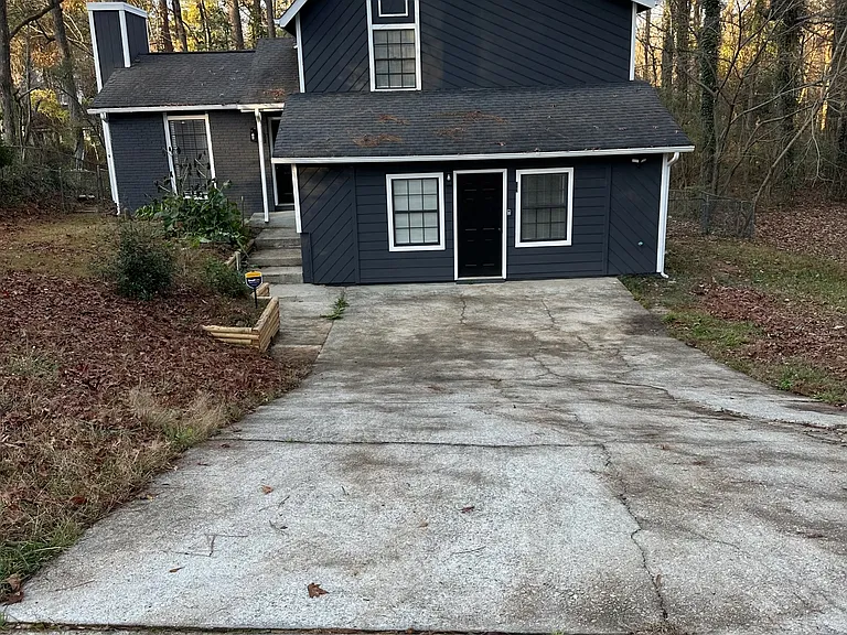 2900 Kevin Ln #2 — Photo 3