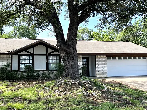 538 Camelot Dr Photo 1