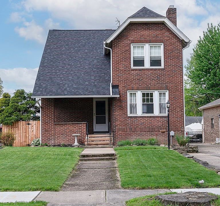 1st image of 227 Roselawn Ave NE