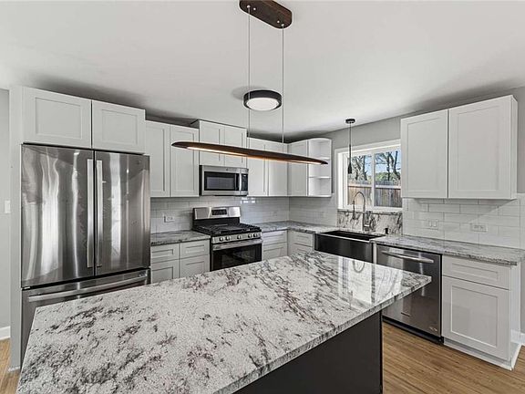 3rd image of 2056 Gober Ave SE