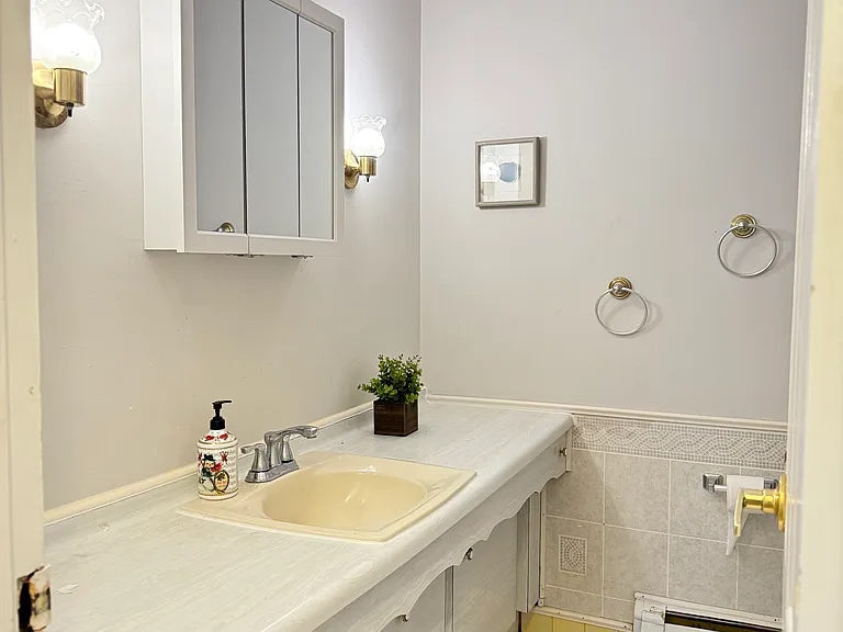 90 University Heights Dr — Photo 6