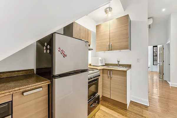 Rented by Aryeh Realty | media 8