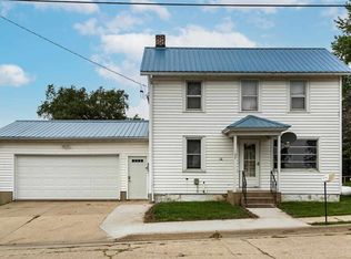 109 W Main St, Luxemburg, IA 52056