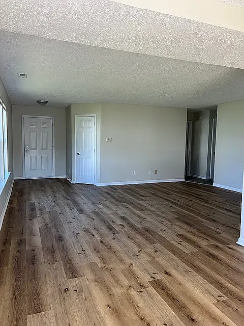 3 bed, 1575 sqft, $1,949 — Photo 4