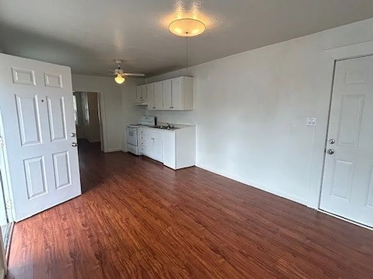 205 Cherry Ave — Photo 2