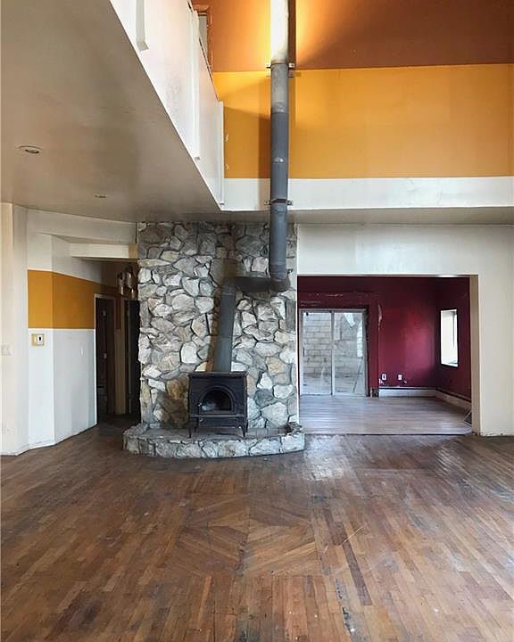 1st image of 260 Hutchinson Blvd