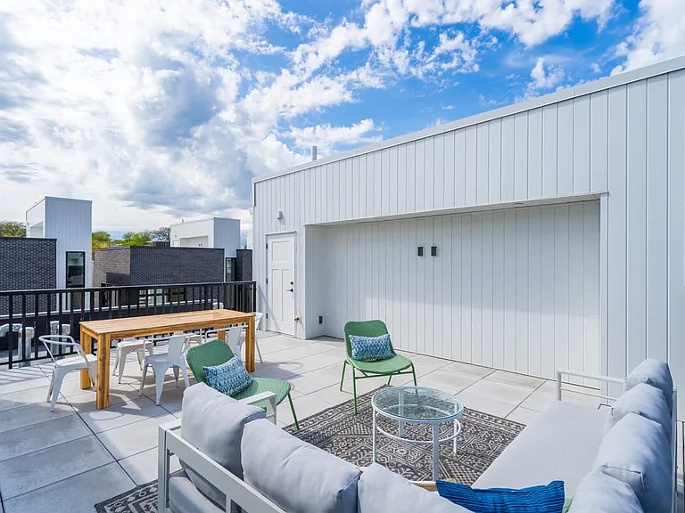 Matilda 235 Townhomes — Photo 26