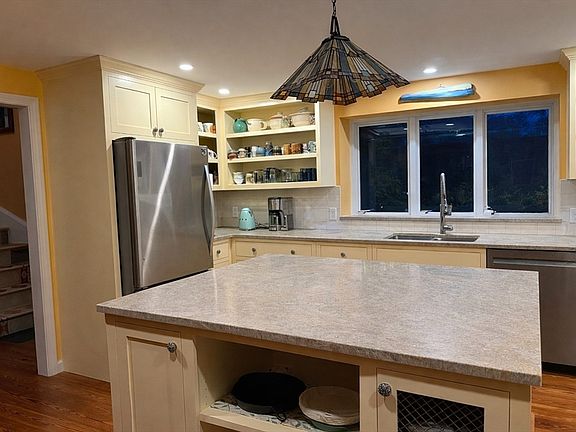 3rd image of 65 Rockland St