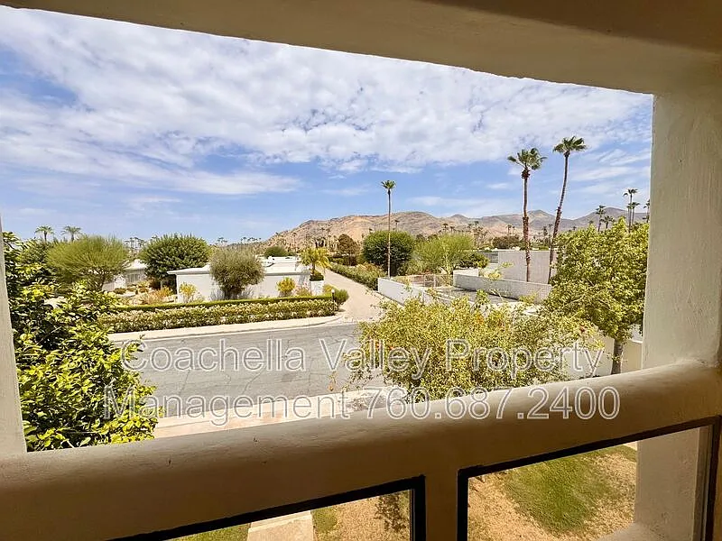 2 bed, 2.0 bath, 1198 sqft, $2,395 — Photo 2