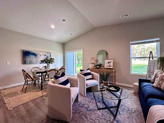 3rd image of 1345 E Skyview Dr