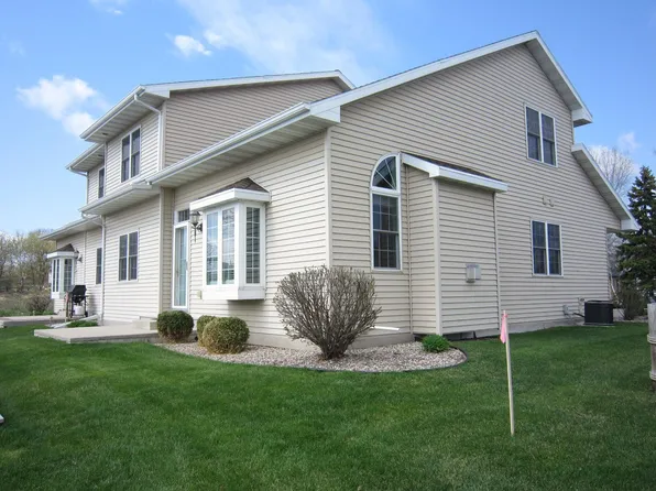 891 Adams Ave, Oshkosh, WI 54901