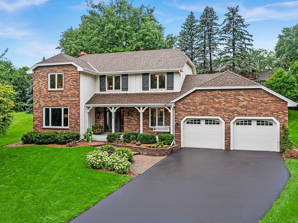 1st image of 525 Zircon Ln N