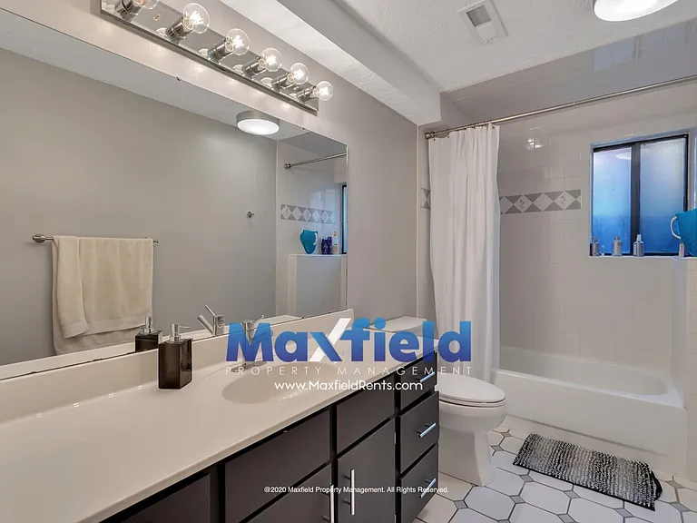 11670 S Hidden Valley Blvd — Photo 24