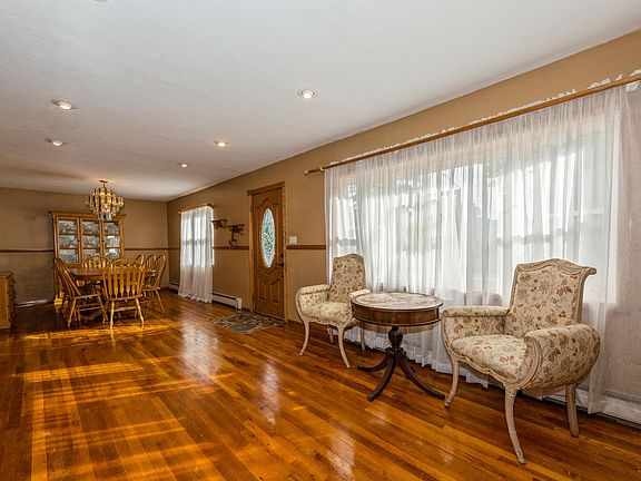 4th image of 3485 Clifton Blvd