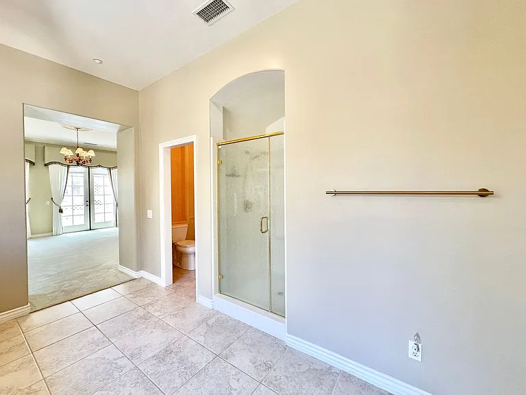 933 Highland Park — Photo 40