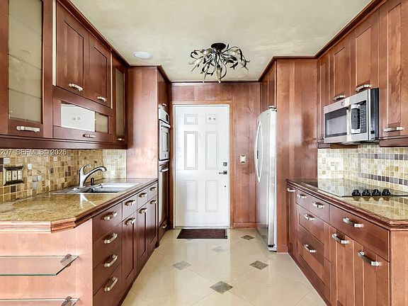 4th image of 850 E Commercial Blvd APT 220C