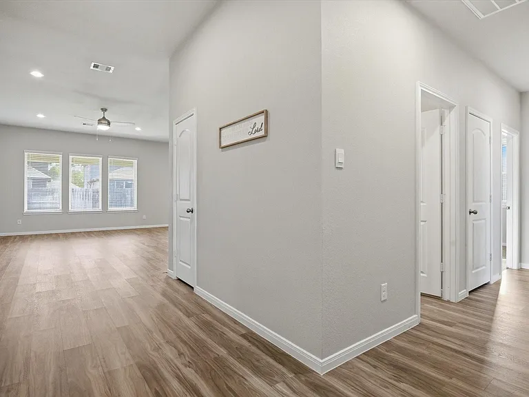 31122 Gullwing Manor Dr — Photo 6