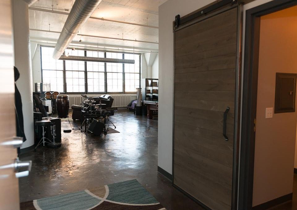 1st image of 500 Robert St #609