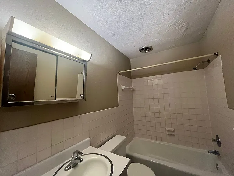 41 Arlington Ave West — Photo 29