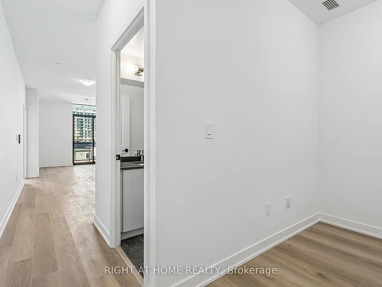 2075 Lakeshore Rd #402 — Photo 16