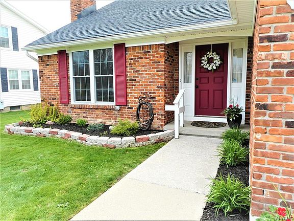 2nd image of 190 Oakbrook Dr