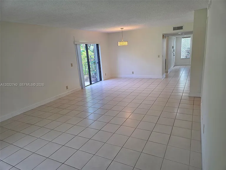 413 Lakeview Dr #104 — Photo 10