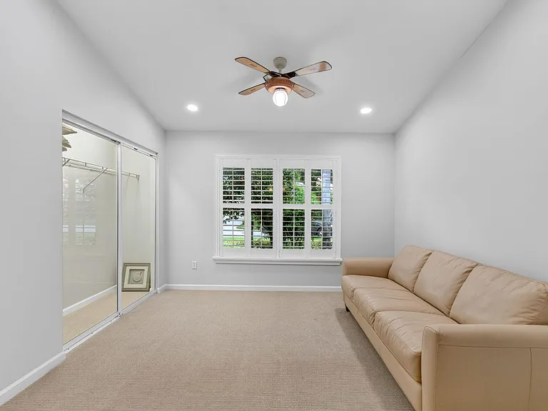 9895 Tallyrand Dr — Photo 20