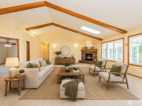 315 Dungeness Greens Way, Sequim, WA 98382