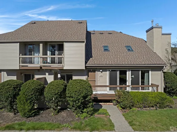 18 Denise Dr, Edison, NJ 08820