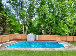 1748 Peltier Lake Dr, Centerville, MN 55038