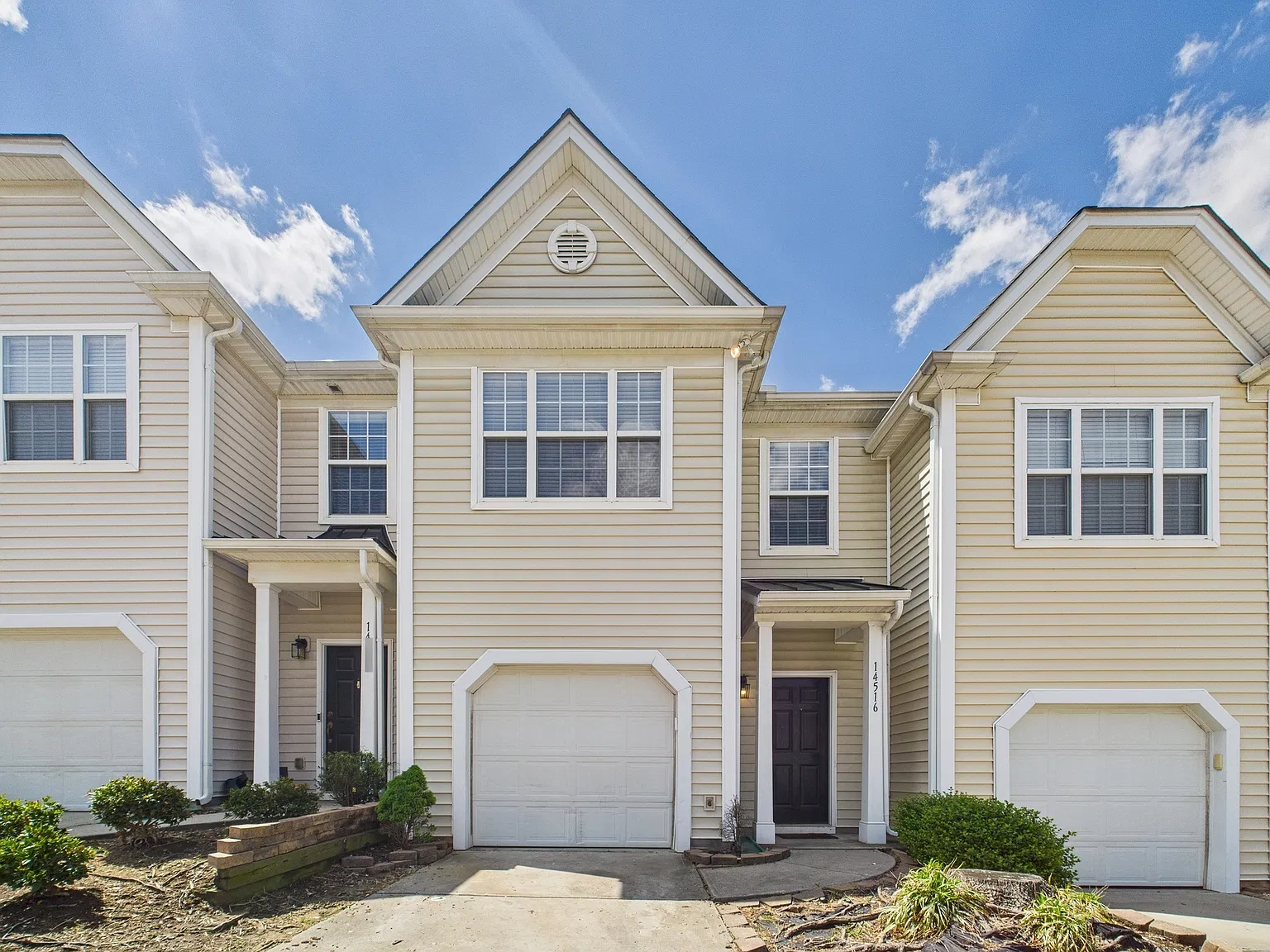 3 bed, 2.5 bath, 1536 sqft, $1,775 — Photo 2