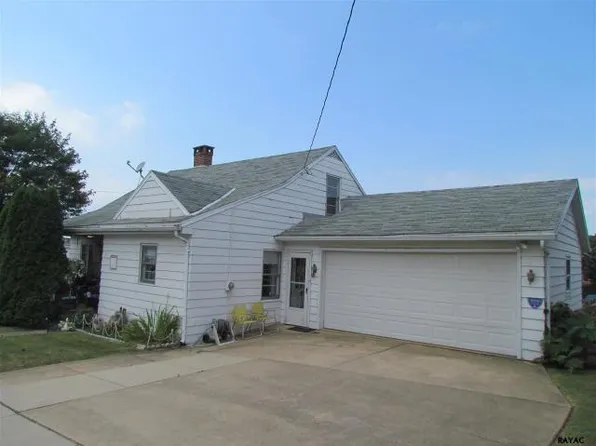 263 W High St, Red Lion, PA 17356