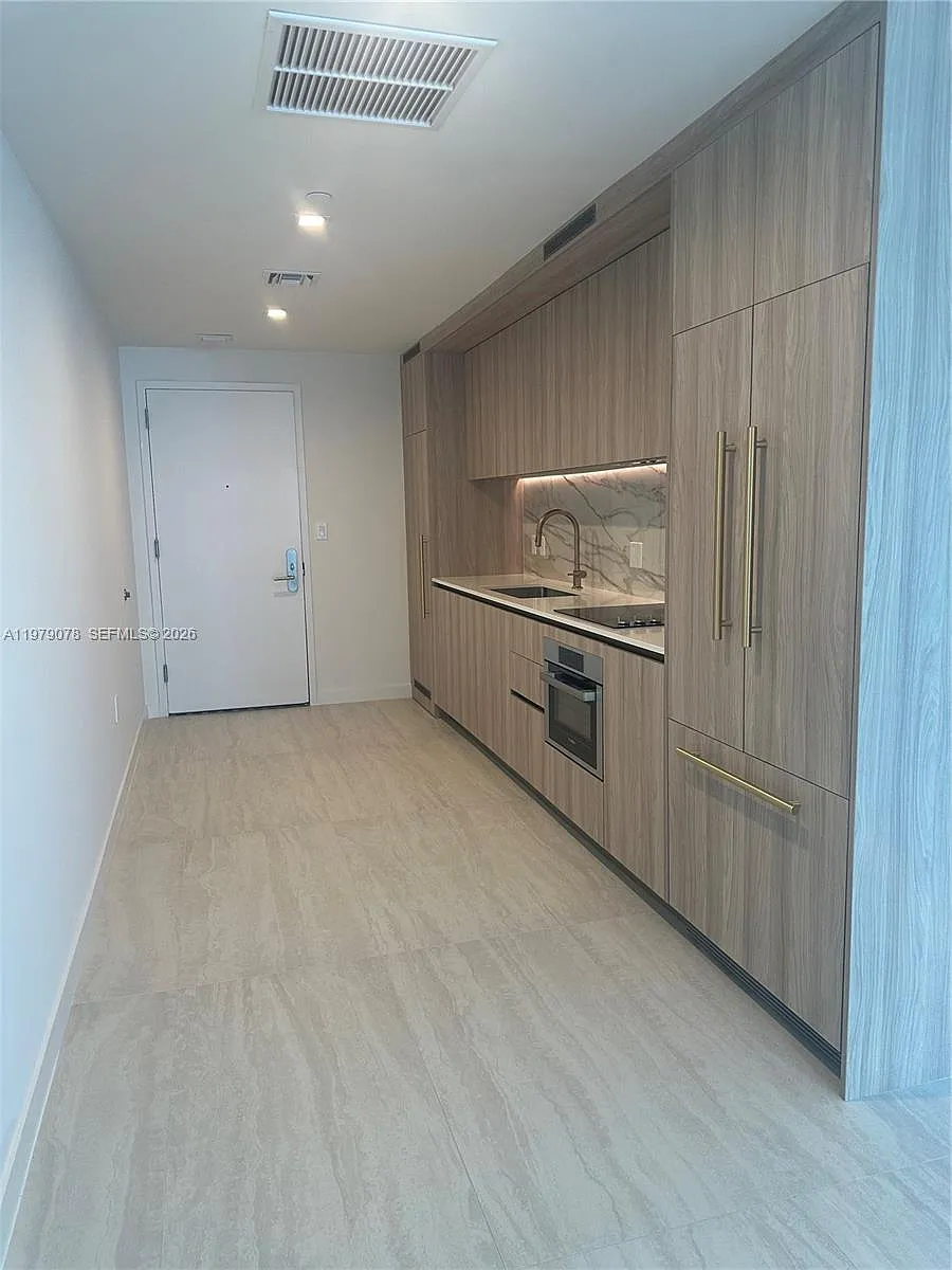 Building Photo - 77 SE 5th 2514 Miami #2514