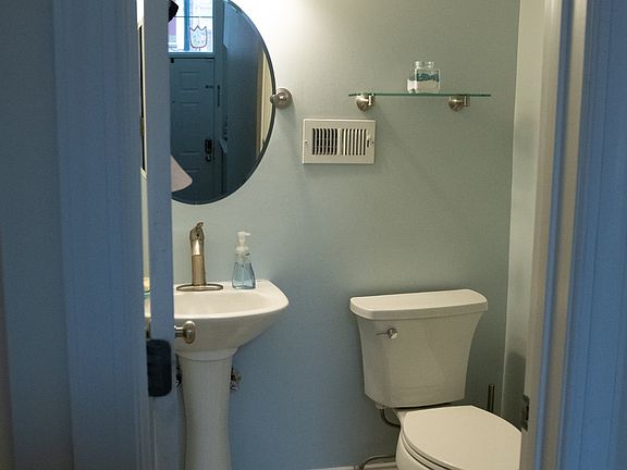 4th image of 5056 Kilburn St