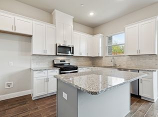 529 Hutchinson Ln, Lewisville, TX 75077