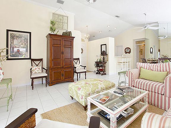 03_living-room_17 Admirals Court_Bristol