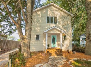 38292 N 8th St, Spring Grove, IL 60081