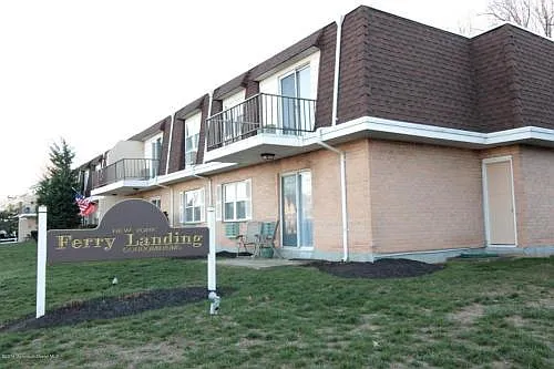 321 Shore Dr #23 — Photo 1