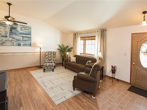 3rd image of 24886 Mitchell Dr