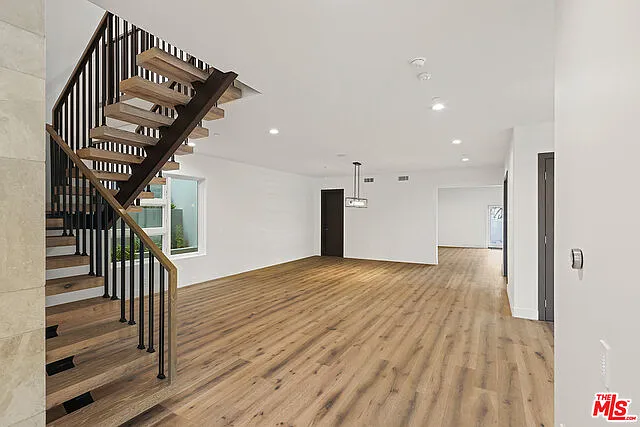 3373 Coldwater Canyon Ave — Photo 5